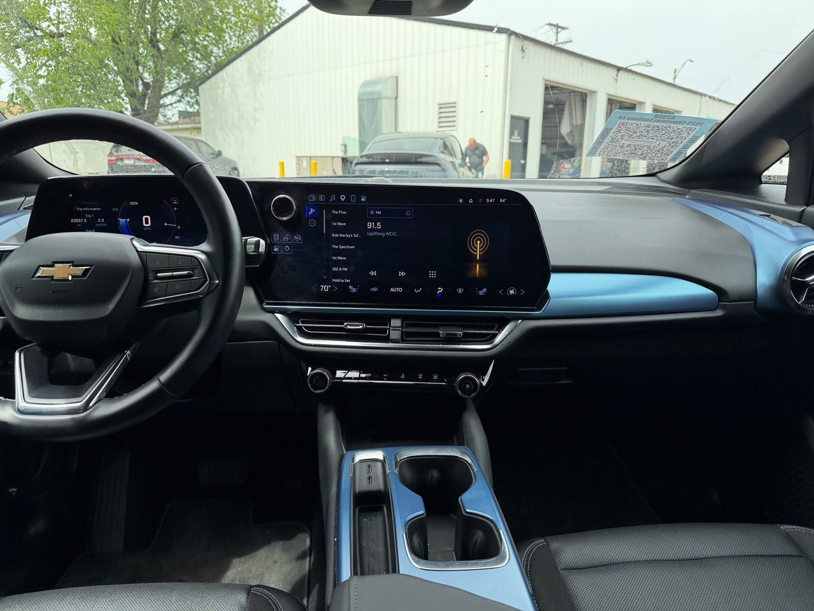 Used 2025 Chevrolet Equinox EV LT w/ Convenience Package FWD image 18