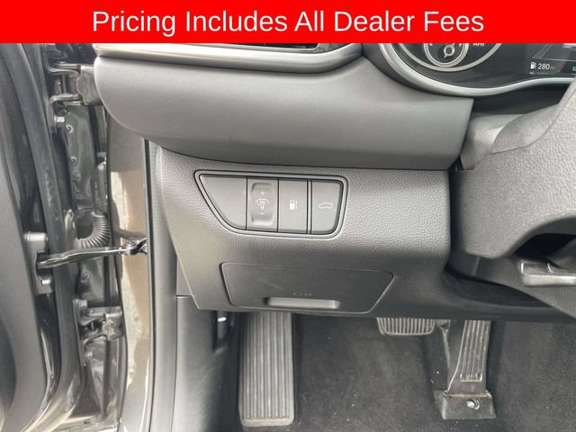 Used 2023 Genesis G70 2.0T AWD/4WD image 22