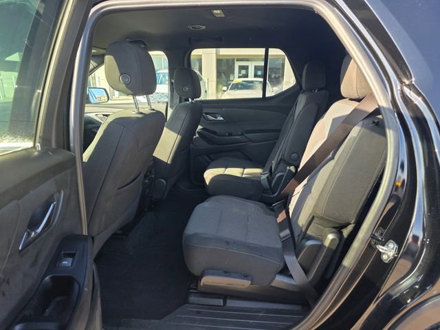 Used 2023 Chevrolet Traverse LT w/ Rear Camera Mirror Package image 19