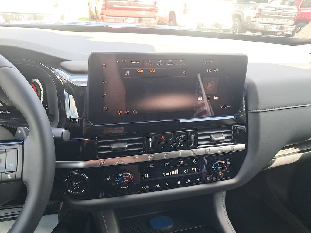 New 2026 Nissan Pathfinder SL AWD/4WD image 18
