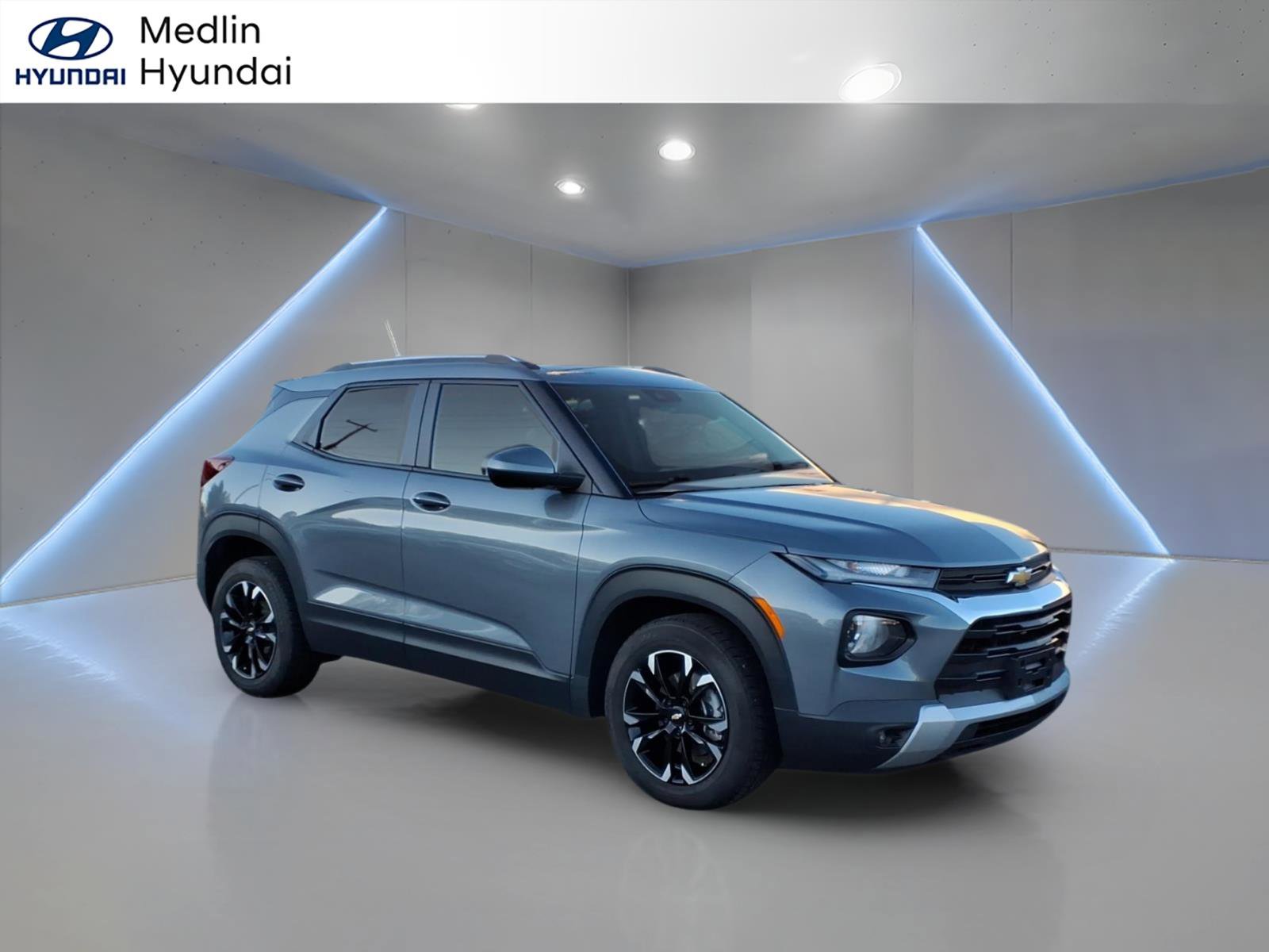 Used 2022 Chevrolet TrailBlazer LT w/ Convenience Package FWD image 1