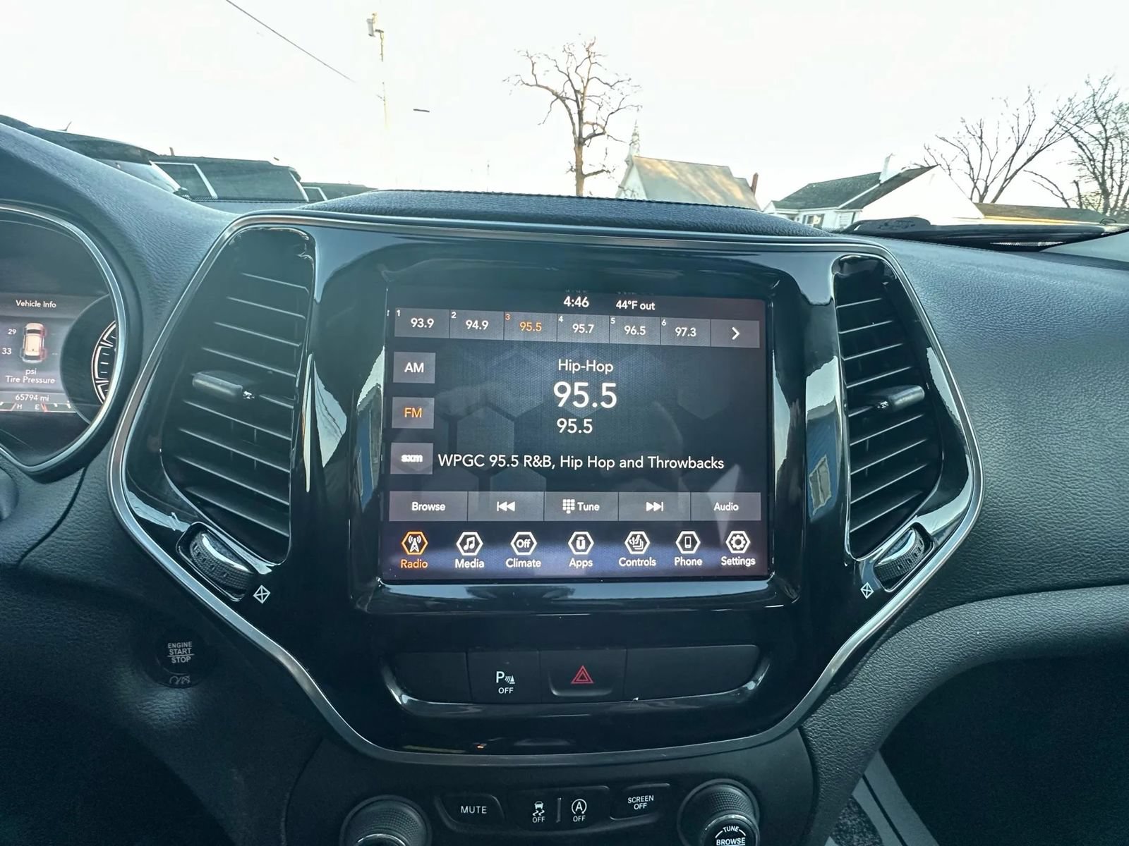 Used 2020 Jeep Cherokee Limited FWD image 20