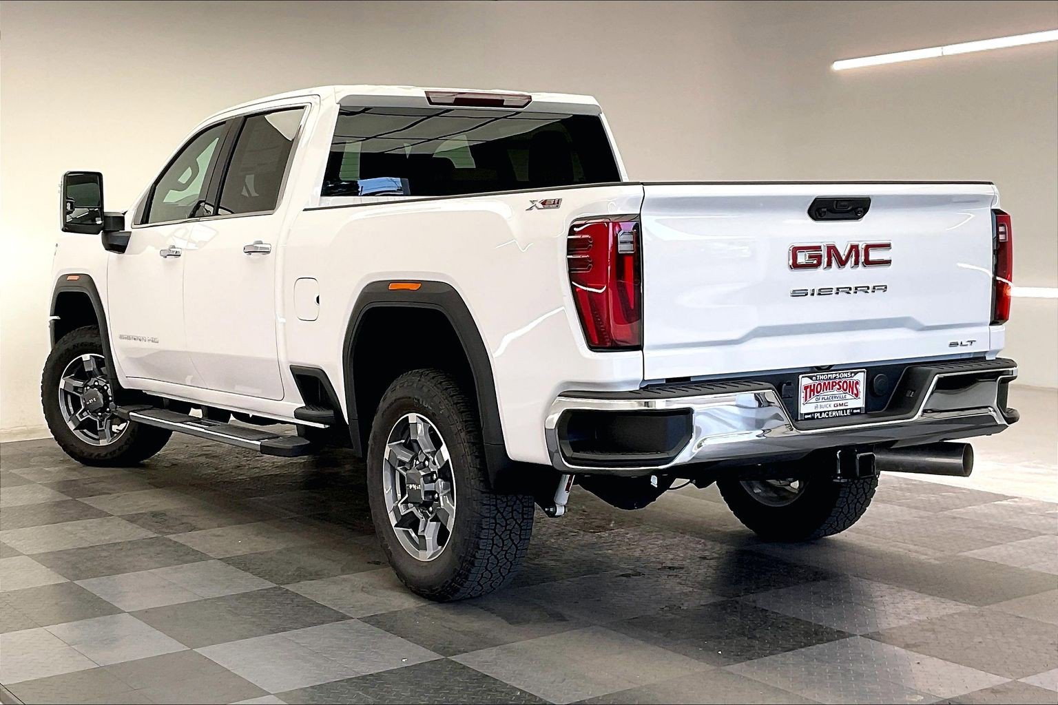 New 2026 GMC Sierra 2500 SLT image 2