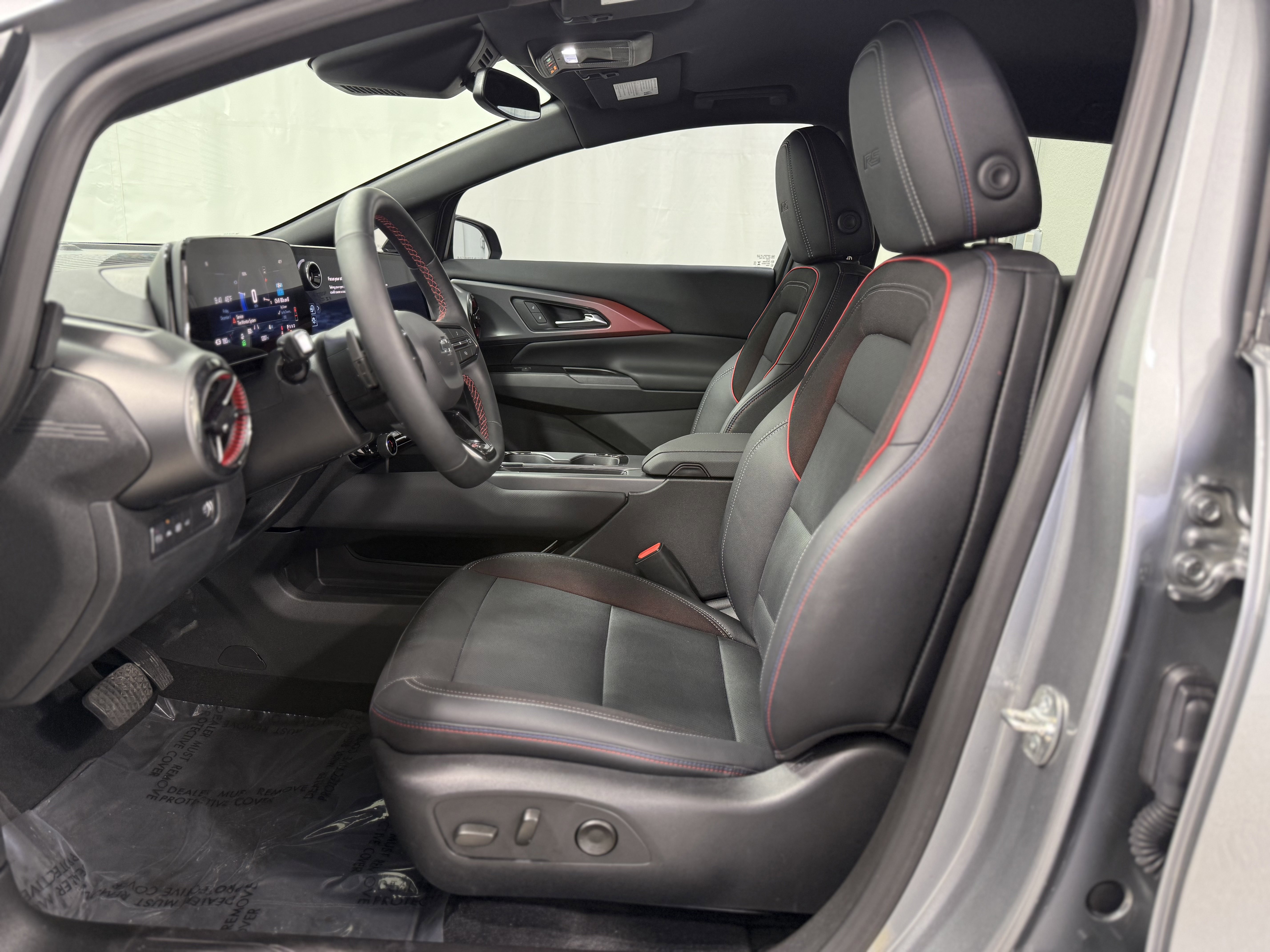 Used 2025 Chevrolet Equinox EV RS image 14