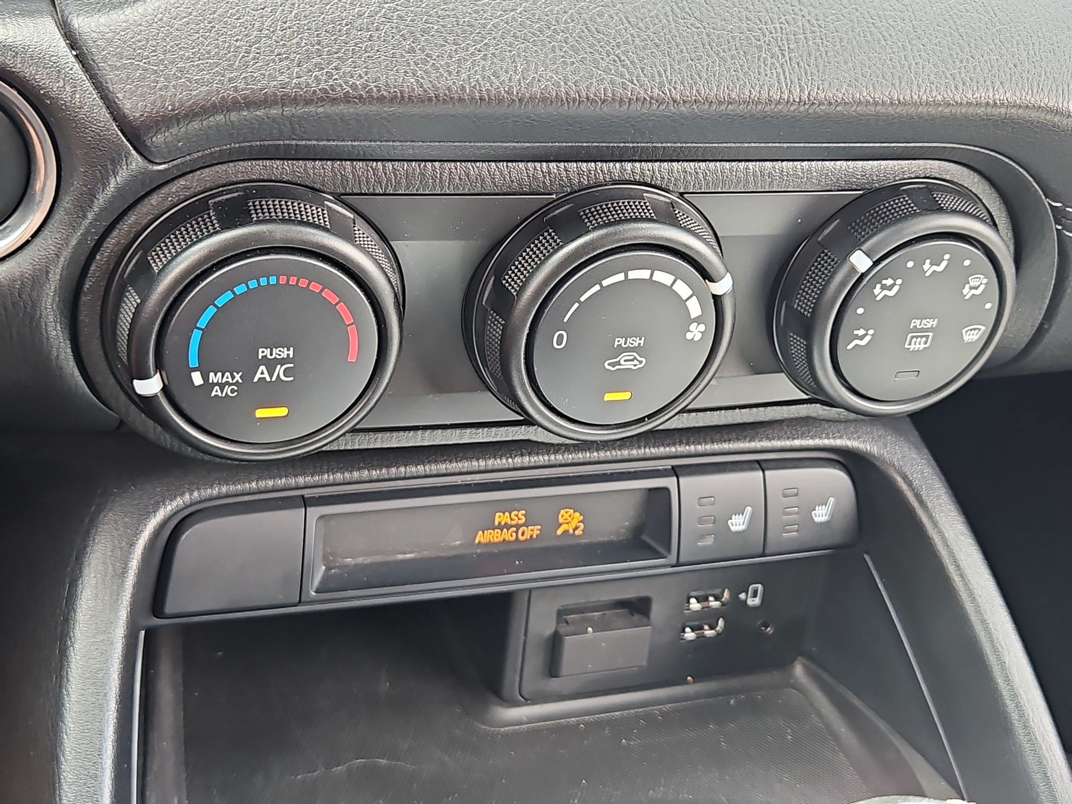 Used 2020 MAZDA MX-5 Miata Club RWD image 20