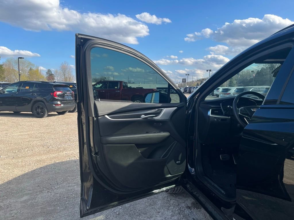 Used 2024 Cadillac XT5 Sportv w/ LPO, Floor Liner Package AWD/4WD image 19