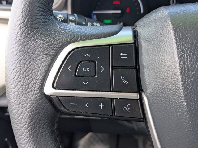 Used 2024 Toyota Sienna XLE image 25