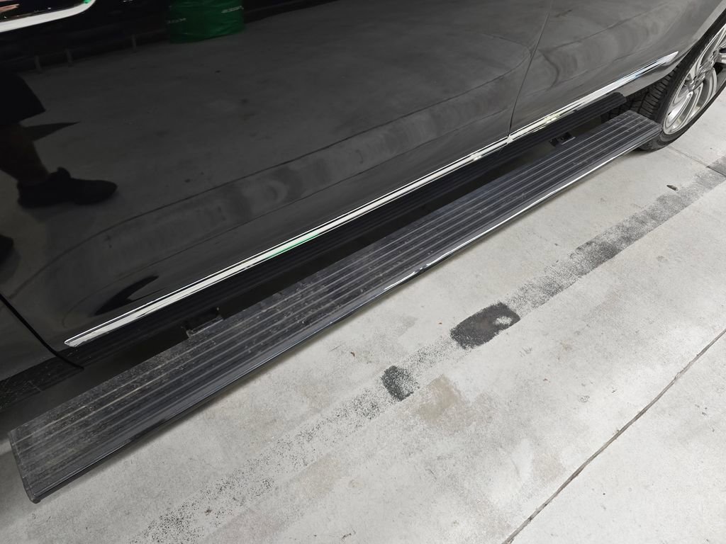 Used 2023 Lincoln Navigator L Reserve RWD image 13
