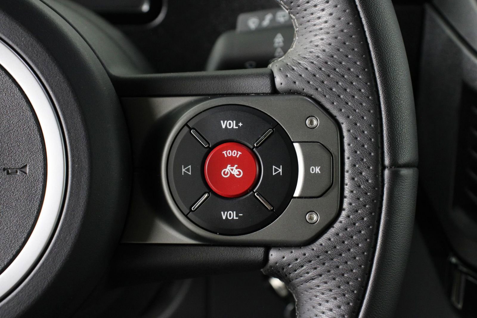 Used 2025 INEOS Grenadier Fieldmaster Edition image 14