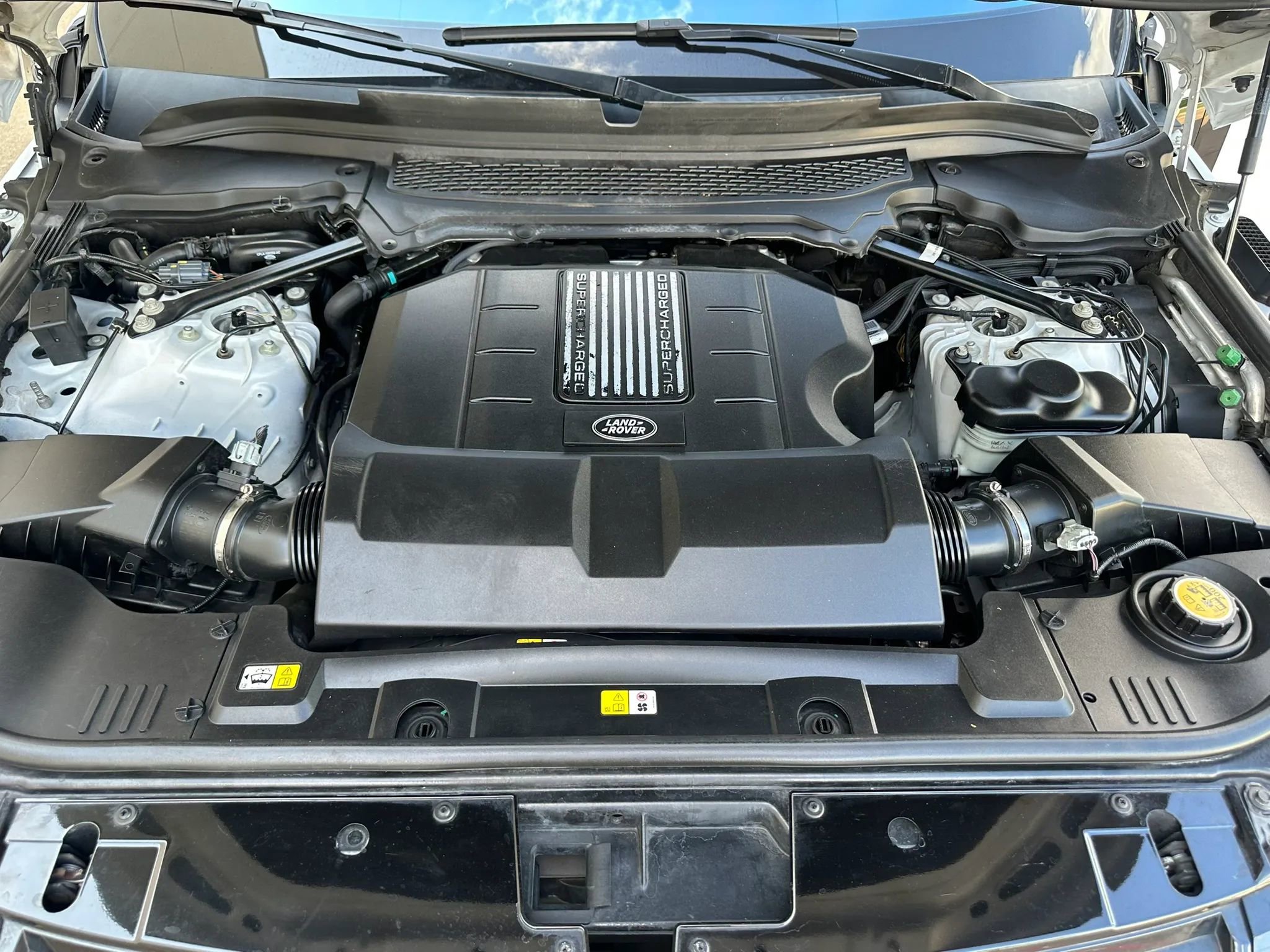 Used 2017 Land Rover Range Rover Long Wheelbase Supercharged image 35