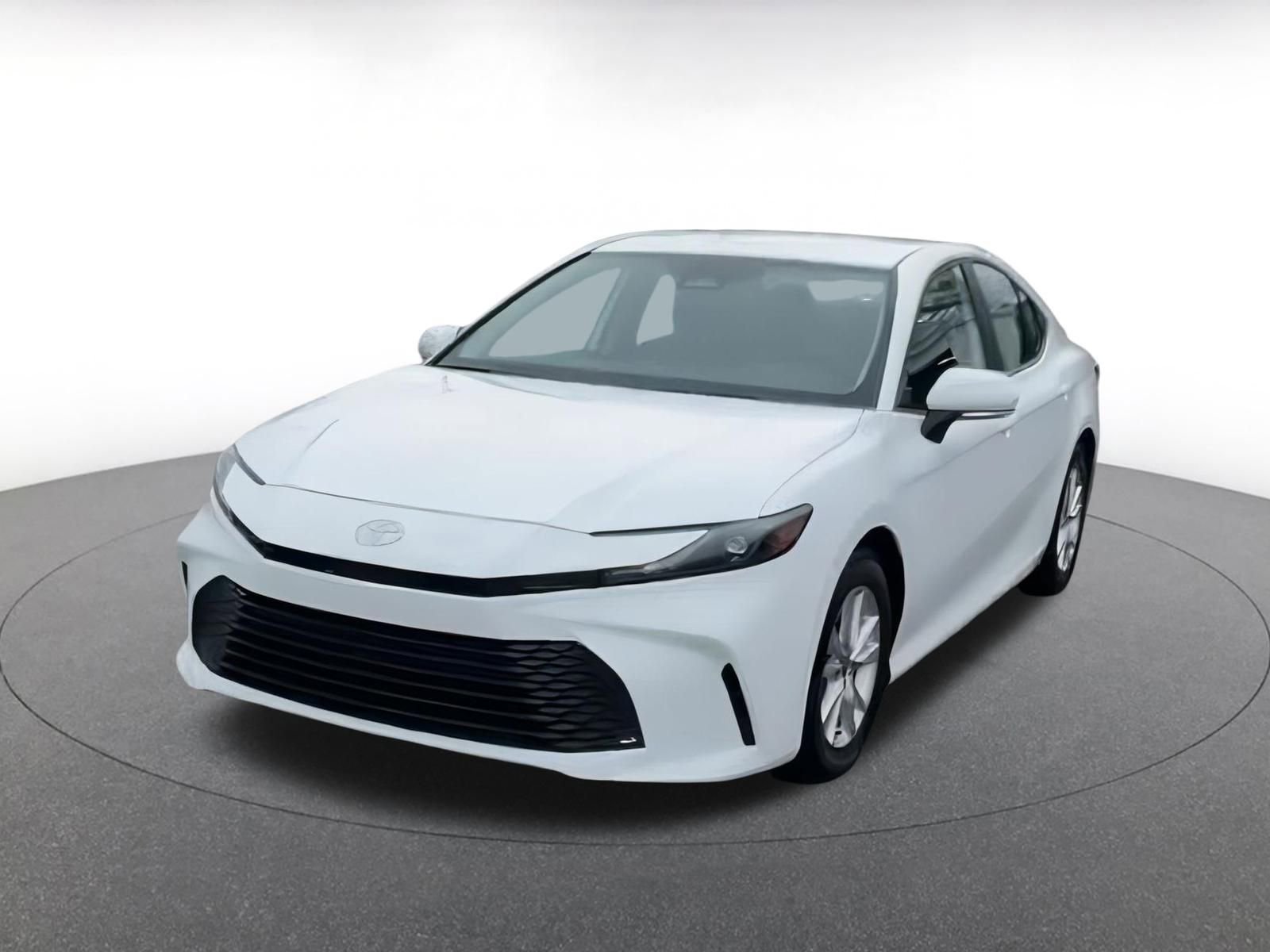 Used 2025 Toyota Camry LE image 7