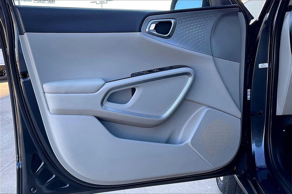Certified 2021 Kia Soul LX image 21
