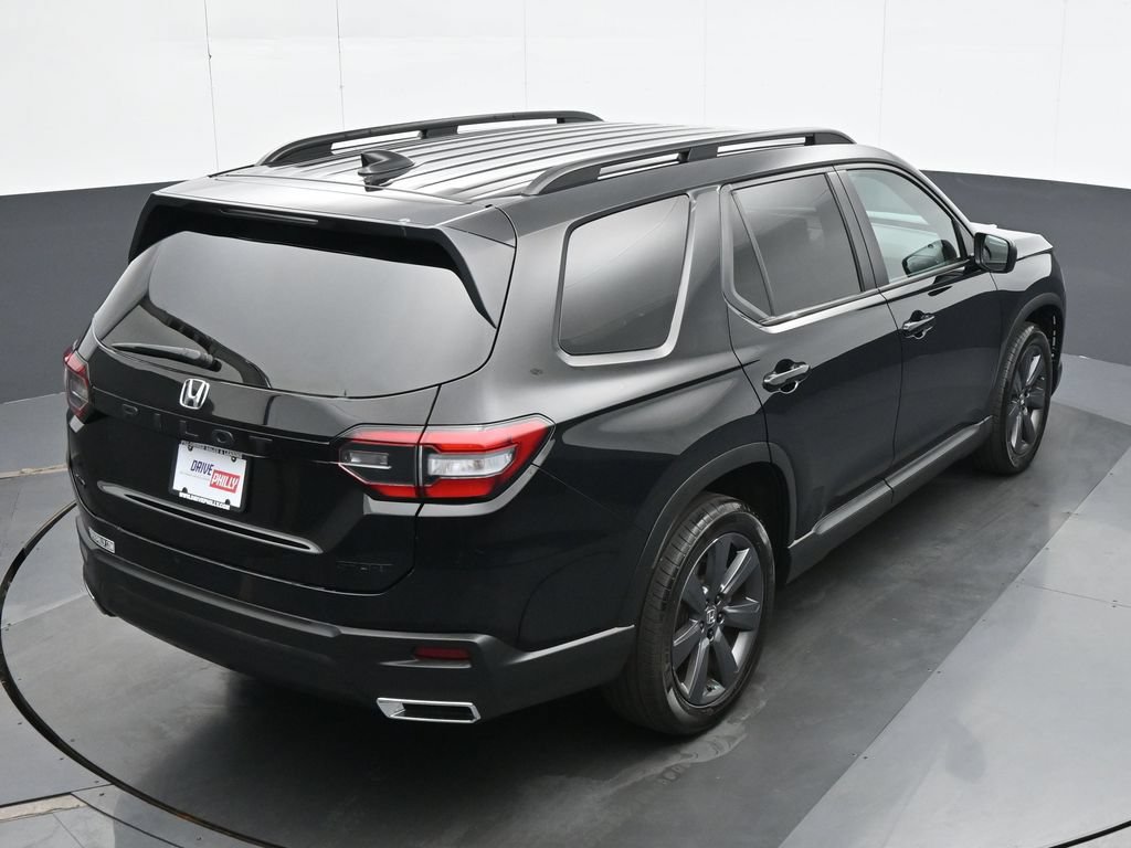 Used 2025 Honda Pilot Sport image 22