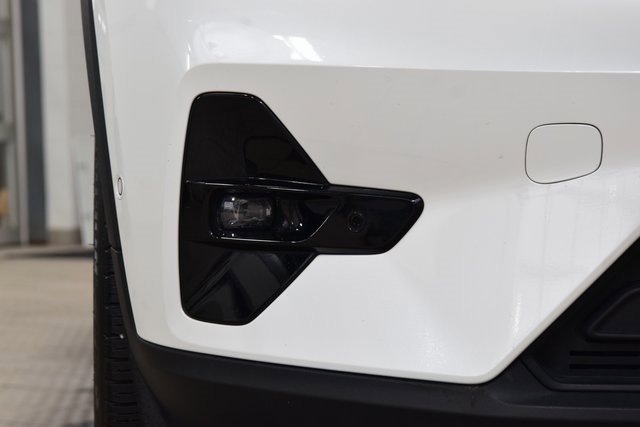 Used 2025 Volvo XC40 B5 Plus image 14