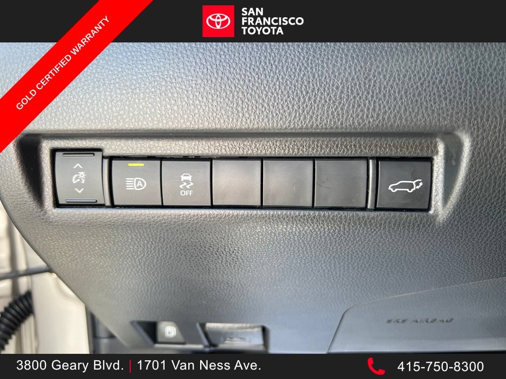 Certified 2021 Toyota Venza LE AWD/4WD image 35
