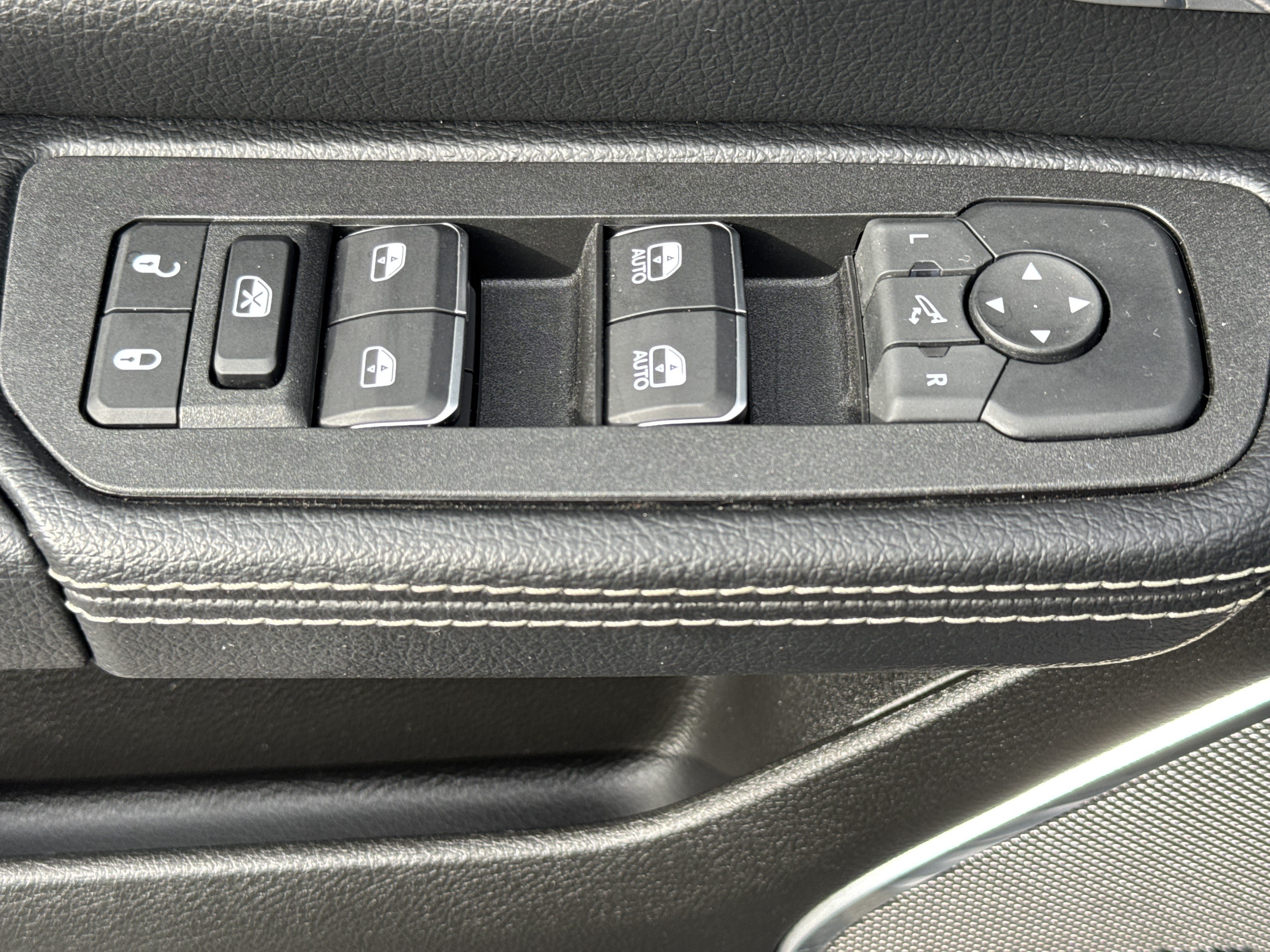 Used 2025 RAM 1500 Laramie w/ Night Edition AWD/4WD image 15