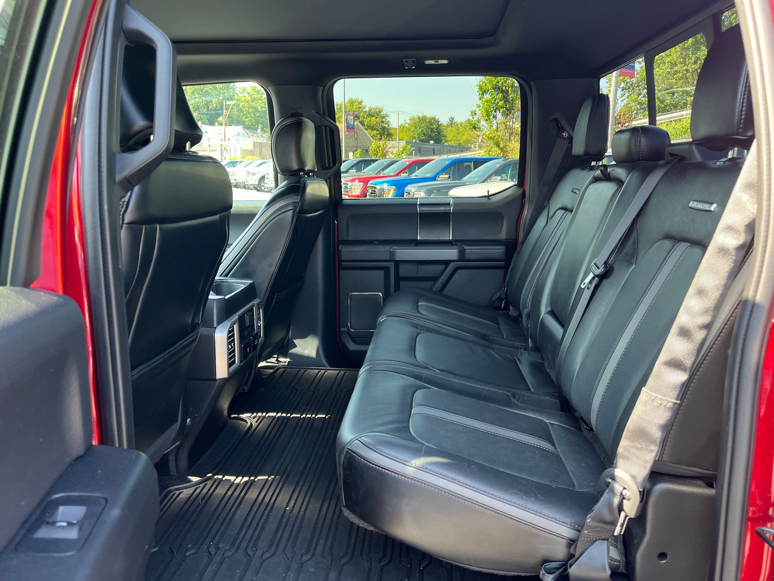 Used 2019 Ford F150 Platinum w/ Equipment Group 701A Luxury AWD/4WD image 13