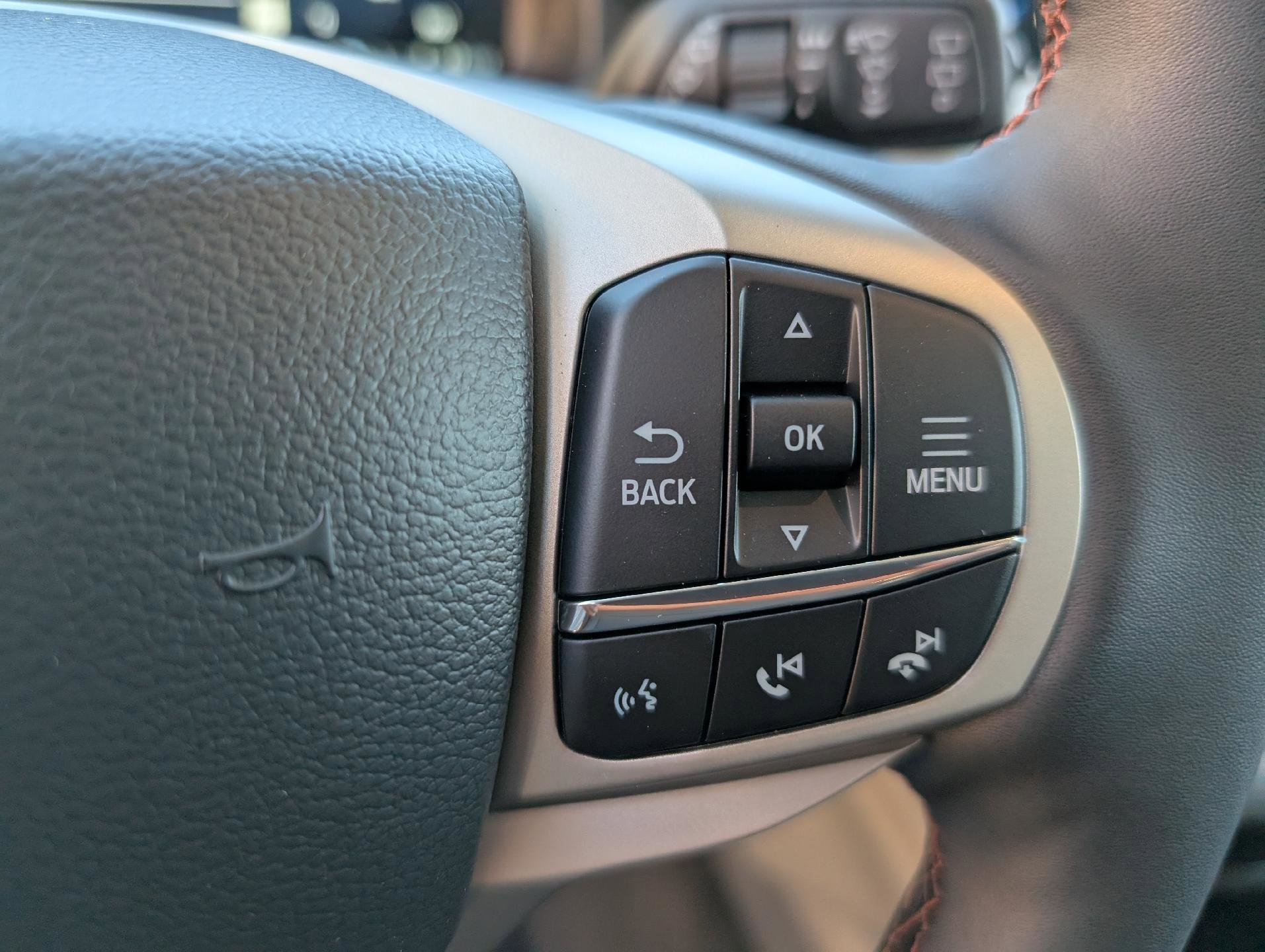 New 2025 Ford Explorer Active image 19