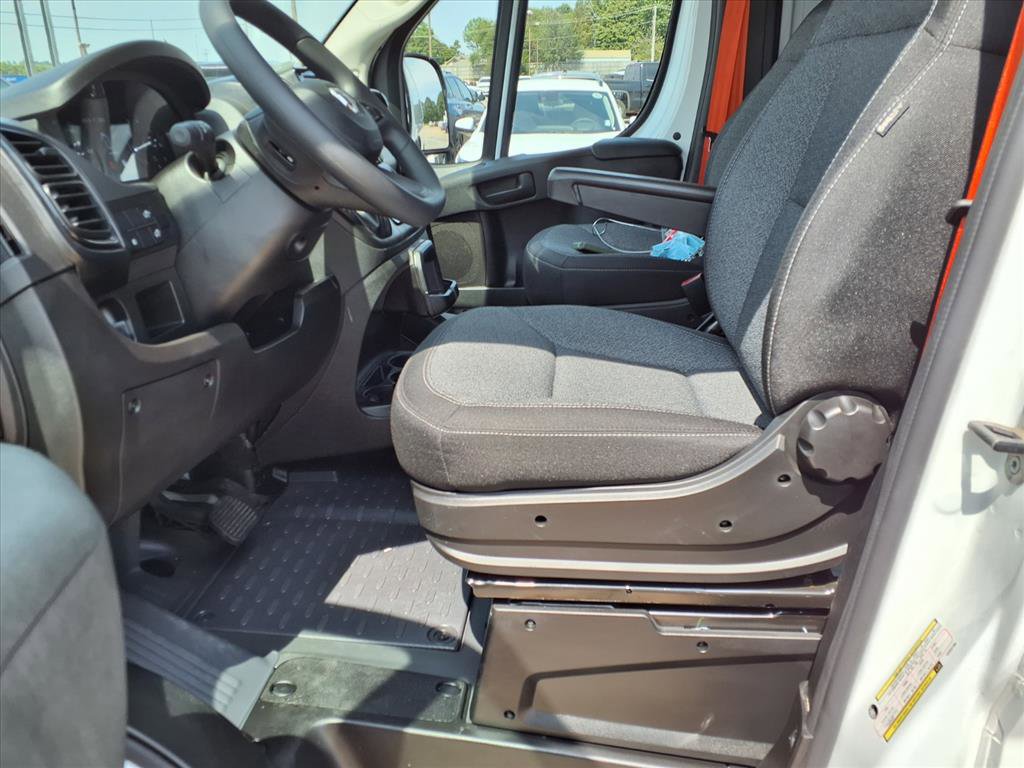 Used 2025 RAM ProMaster 2500 w/ Convenience Group image 14