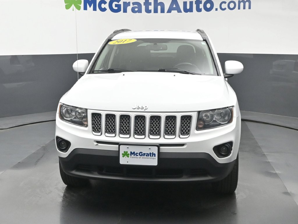 Used 2017 Jeep Compass Latitude FWD image 6