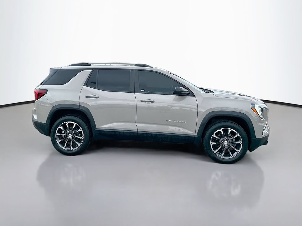 Used 2025 GMC Terrain Elevation w/ Elevation Premium Package AWD/4WD image 8