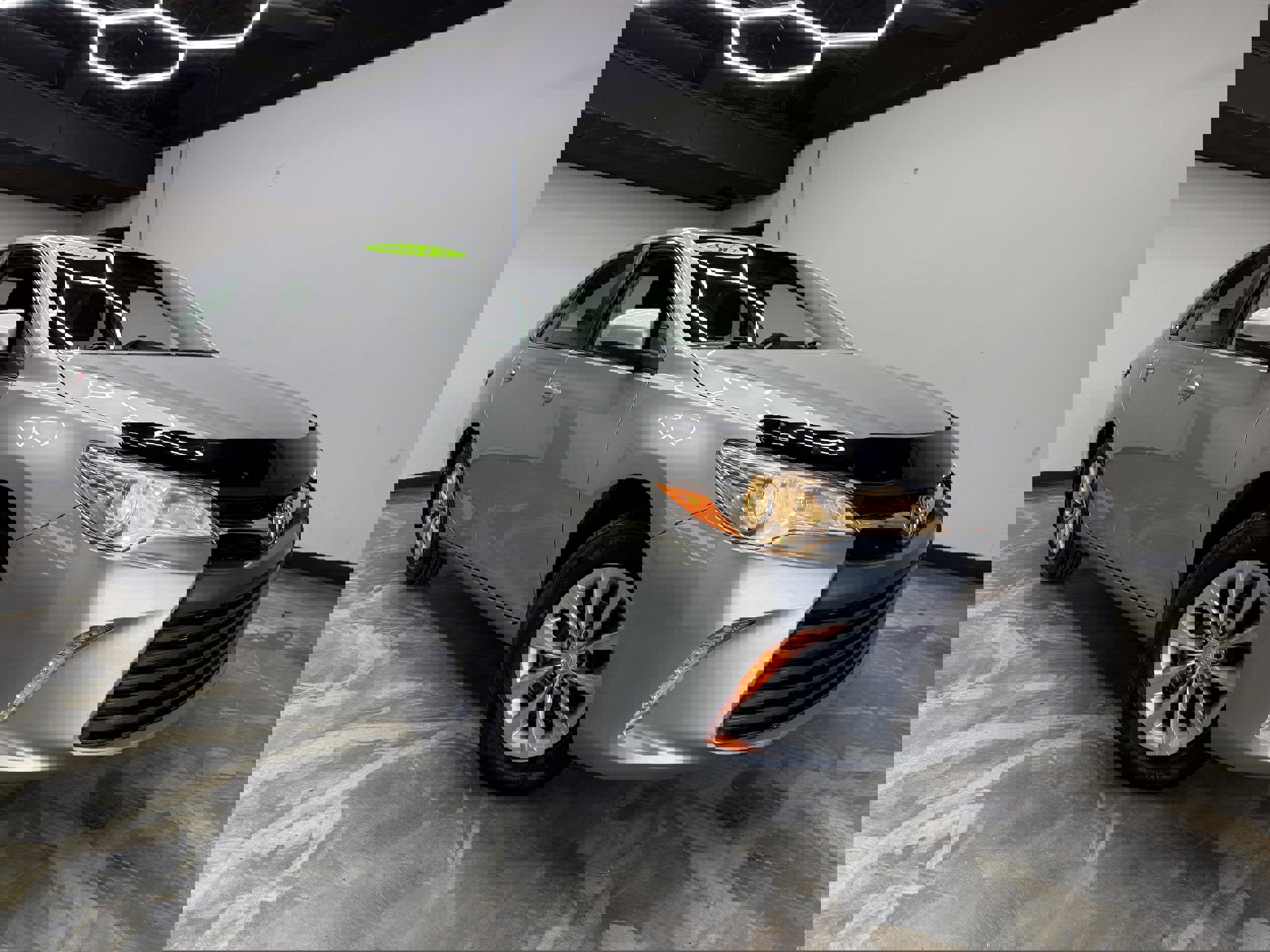 Used 2017 Toyota Camry LE image 6