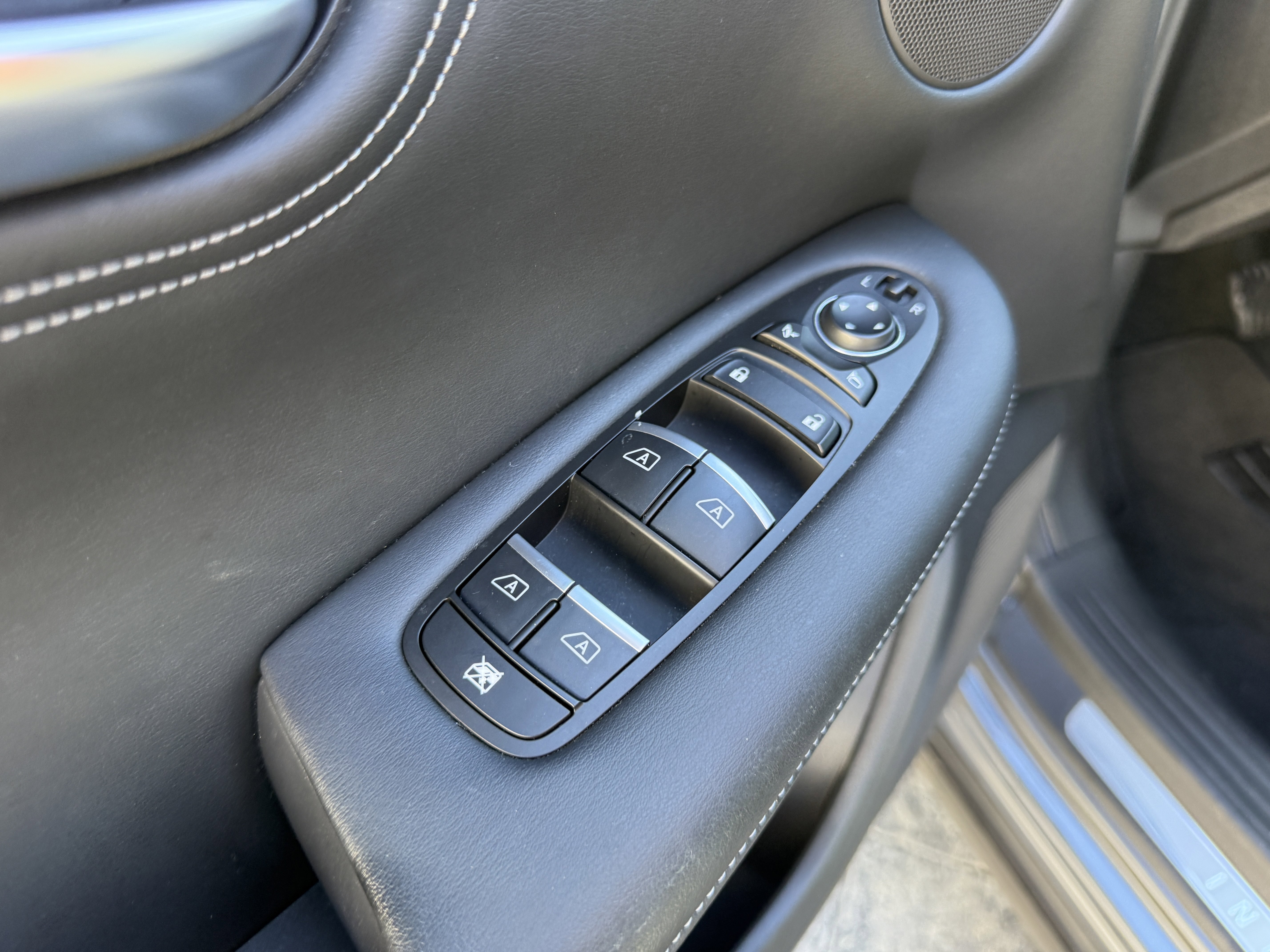 Certified 2023 INFINITI QX55 Luxe w/ Cargo Package image 11