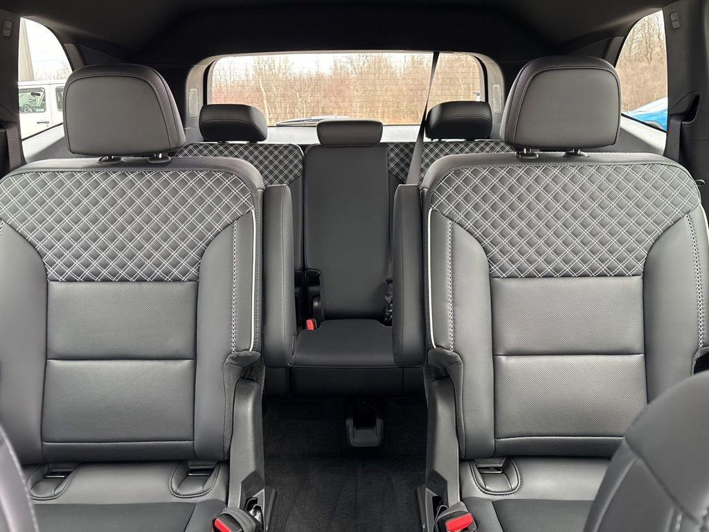 Used 2025 GMC Acadia Denali image 37