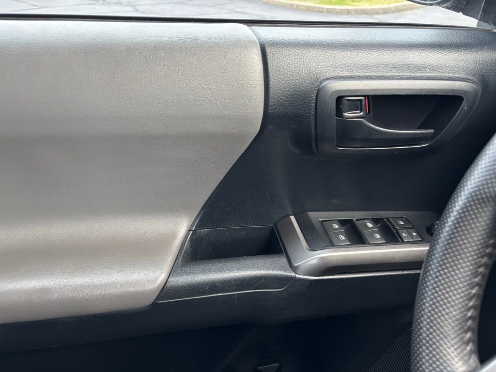 Used 2019 Toyota Tacoma SR5 image 22