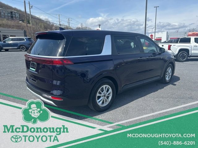 Used 2023 Kia Carnival LX image 6