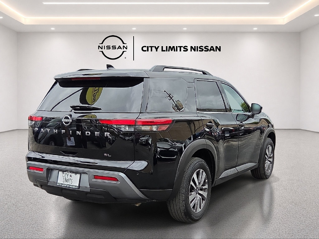Used 2026 Nissan Pathfinder SL FWD image 5