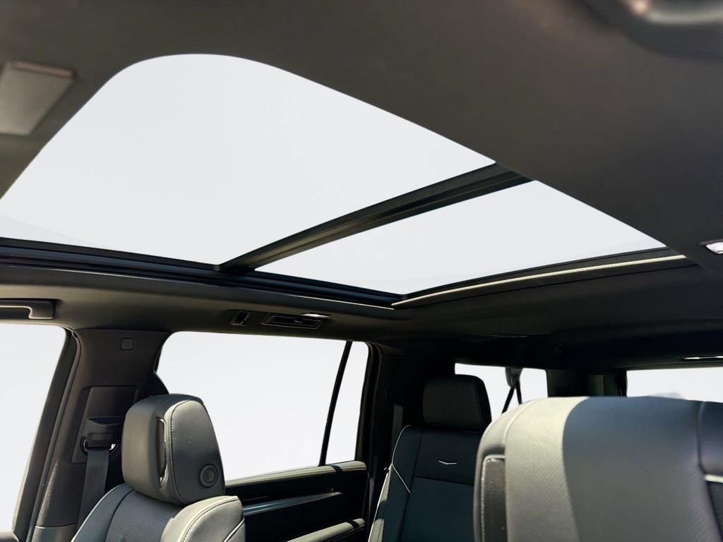 Certified 2026 Cadillac Escalade ESV Luxury RWD image 6