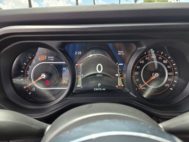 Used 2025 Jeep Wrangler Unlimited Sahara AWD/4WD image 23