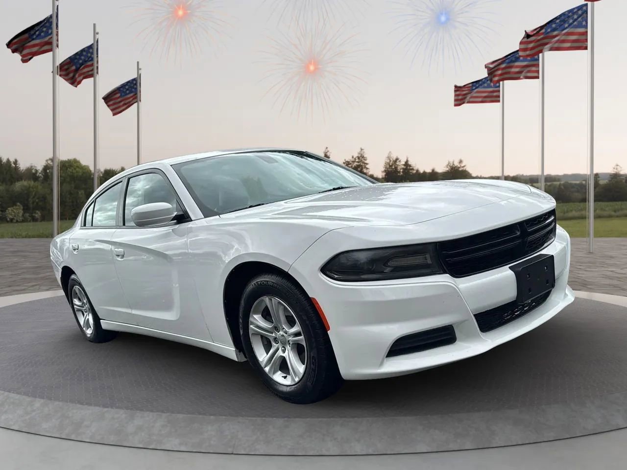 Used 2019 Dodge Charger SXT w/ Leather Interior Group image 3
