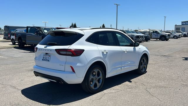 Certified 2023 Ford Escape ST-Line w/ Tech Pack #1 AWD/4WD image 3