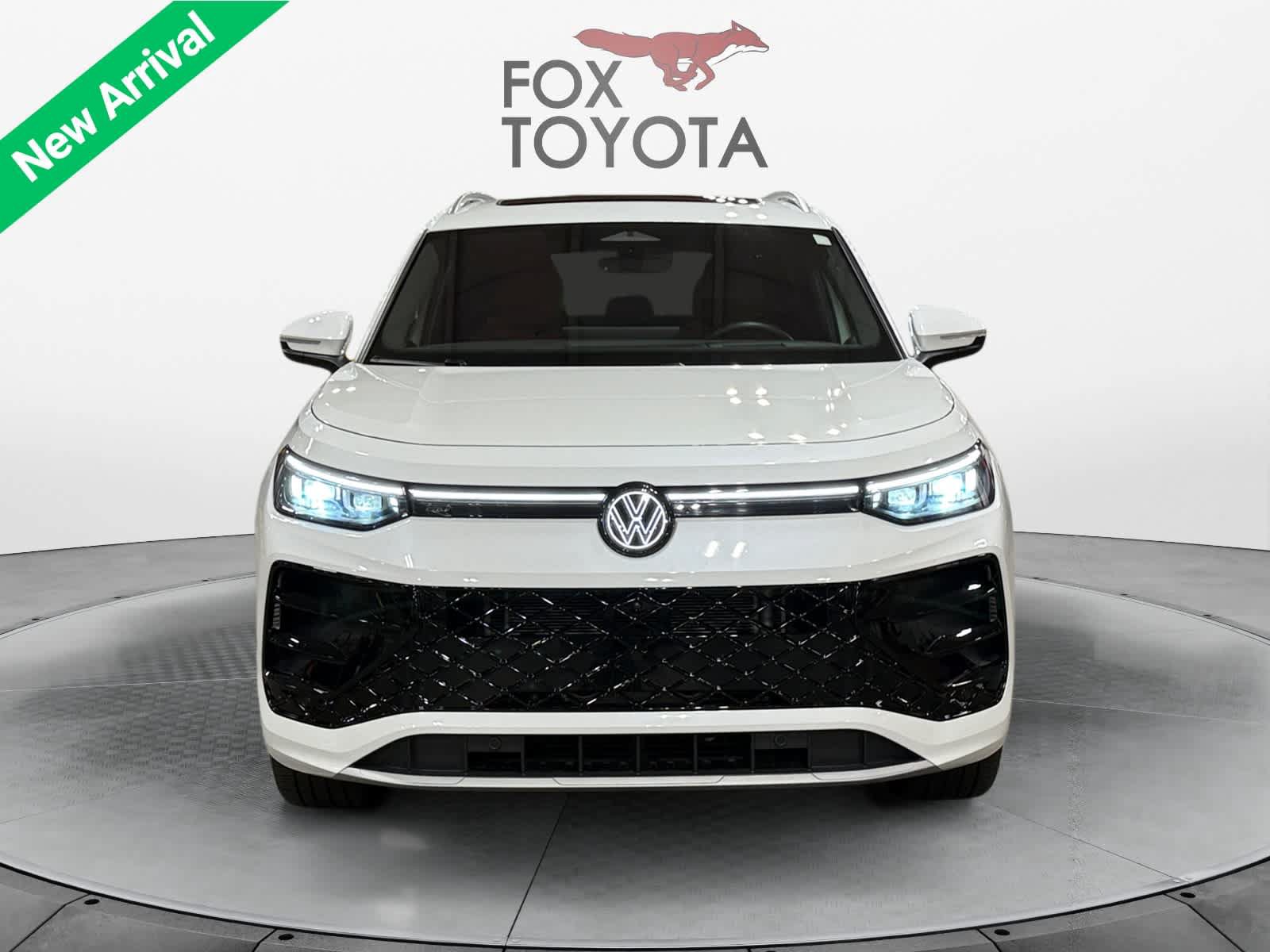 Used 2025 Volkswagen Tiguan SEL R-Line AWD/4WD image 9