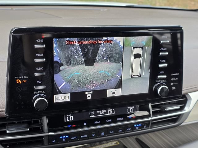 Used 2024 Toyota Sienna Platinum AWD/4WD image 20