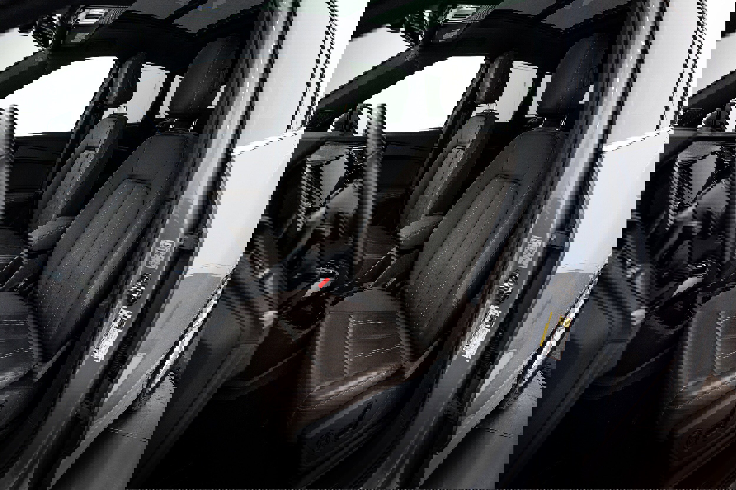 Used 2024 Audi Q4 e-tron Prestige image 12