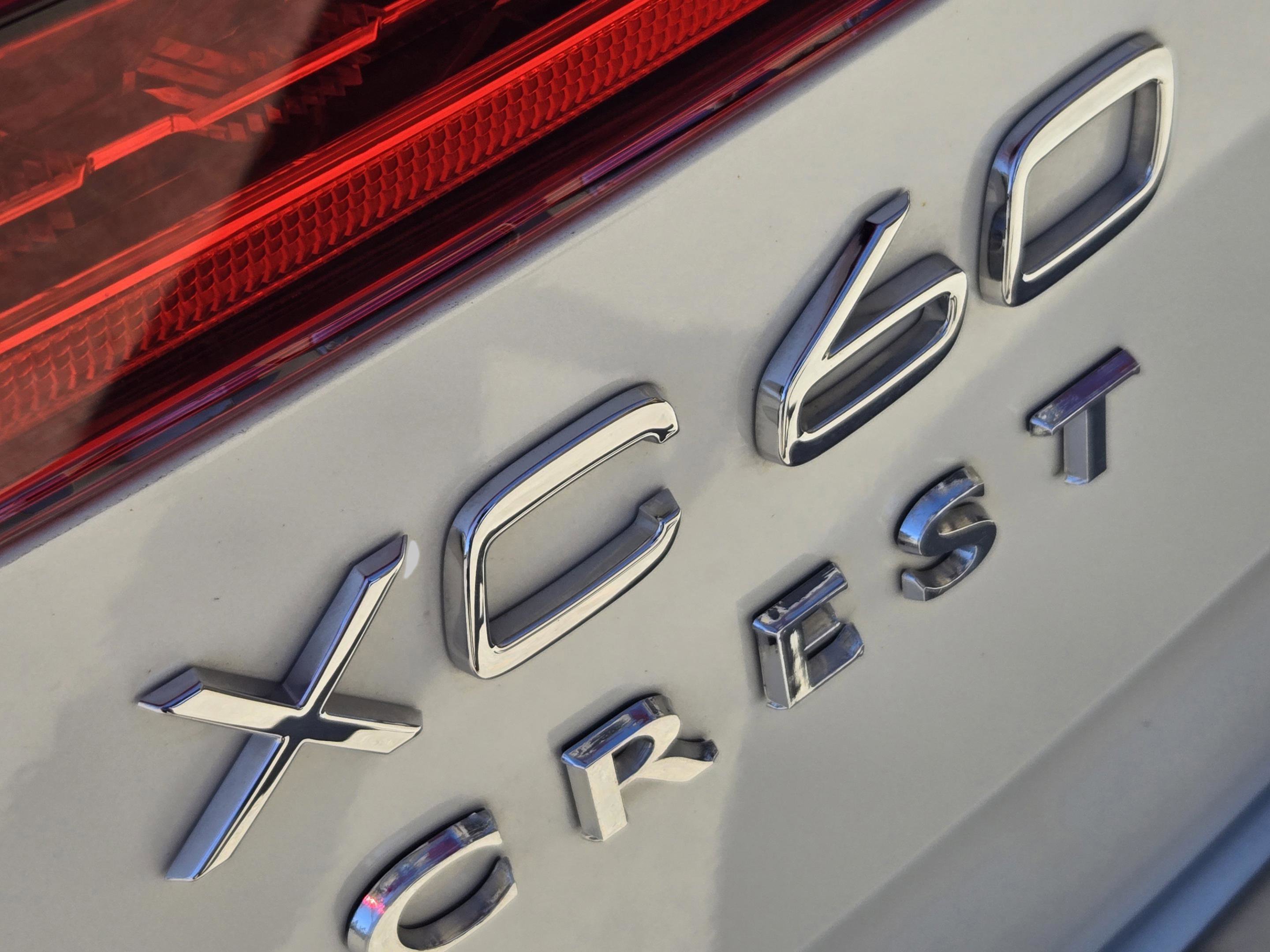 Used 2024 Volvo XC60 B5 Plus w/ Protection Package Premier image 17