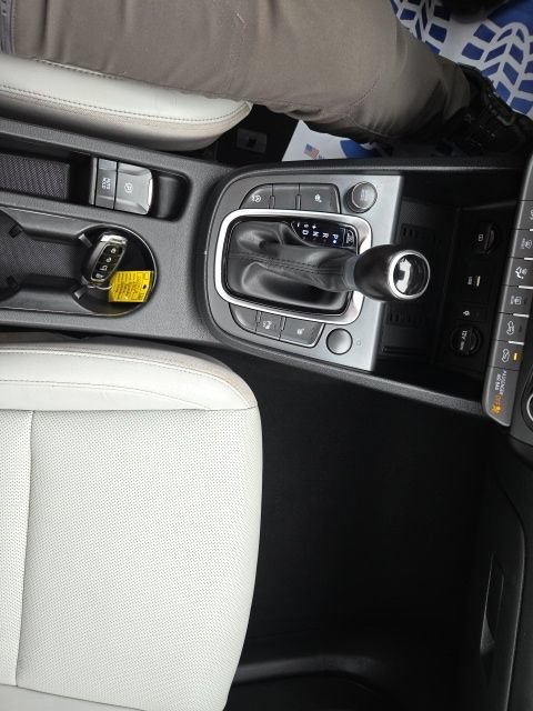 Used 2022 Hyundai Kona Limited FWD image 23