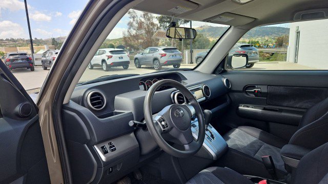 Used 2011 Scion xB FWD image 10