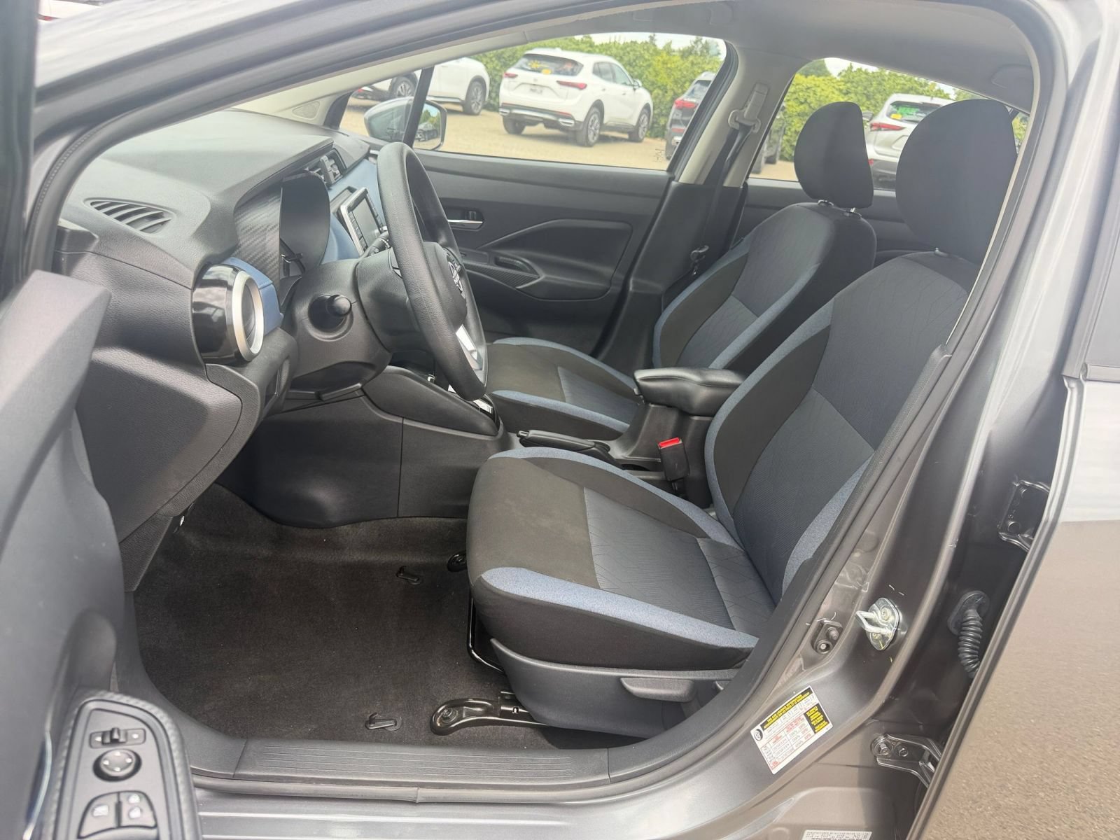Used 2025 Nissan Versa SV FWD image 36
