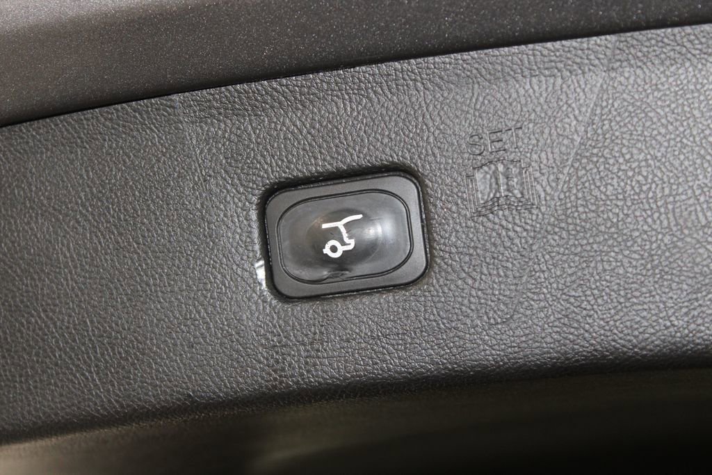 Used 2024 Ford Edge Titanium image 16