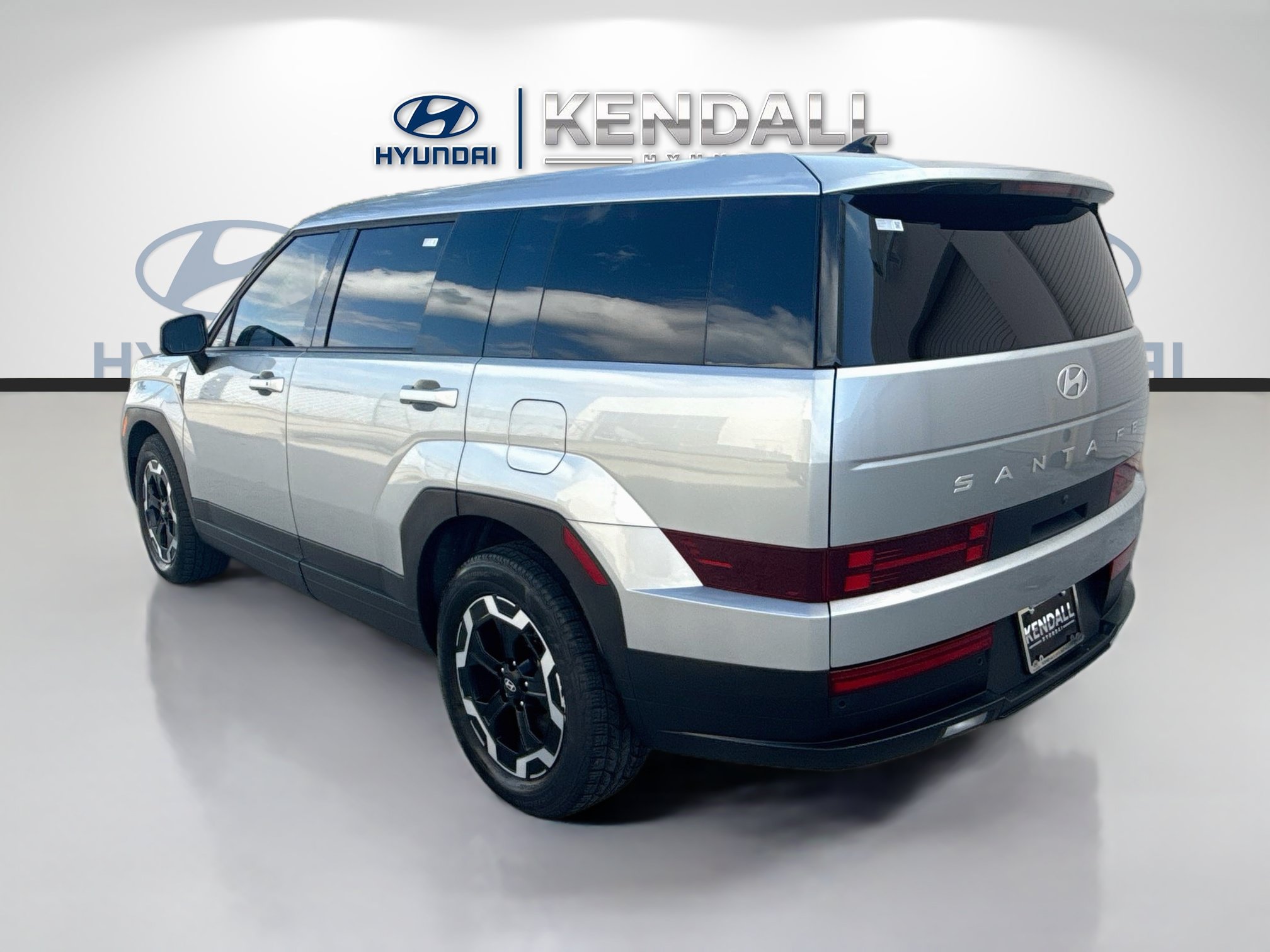 Used 2024 Hyundai Santa Fe SE FWD image 4