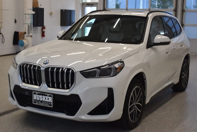 Used 2026 BMW X1 xDrive28i AWD/4WD image 9