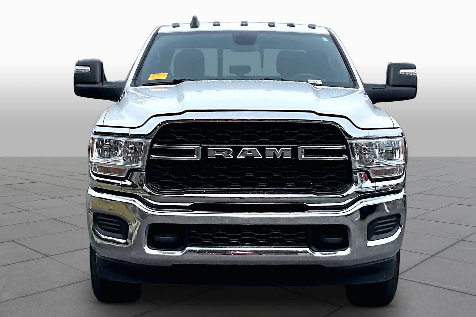 Used 2024 RAM 2500 Tradesman w/ Chrome Appearance Group AWD/4WD image 4