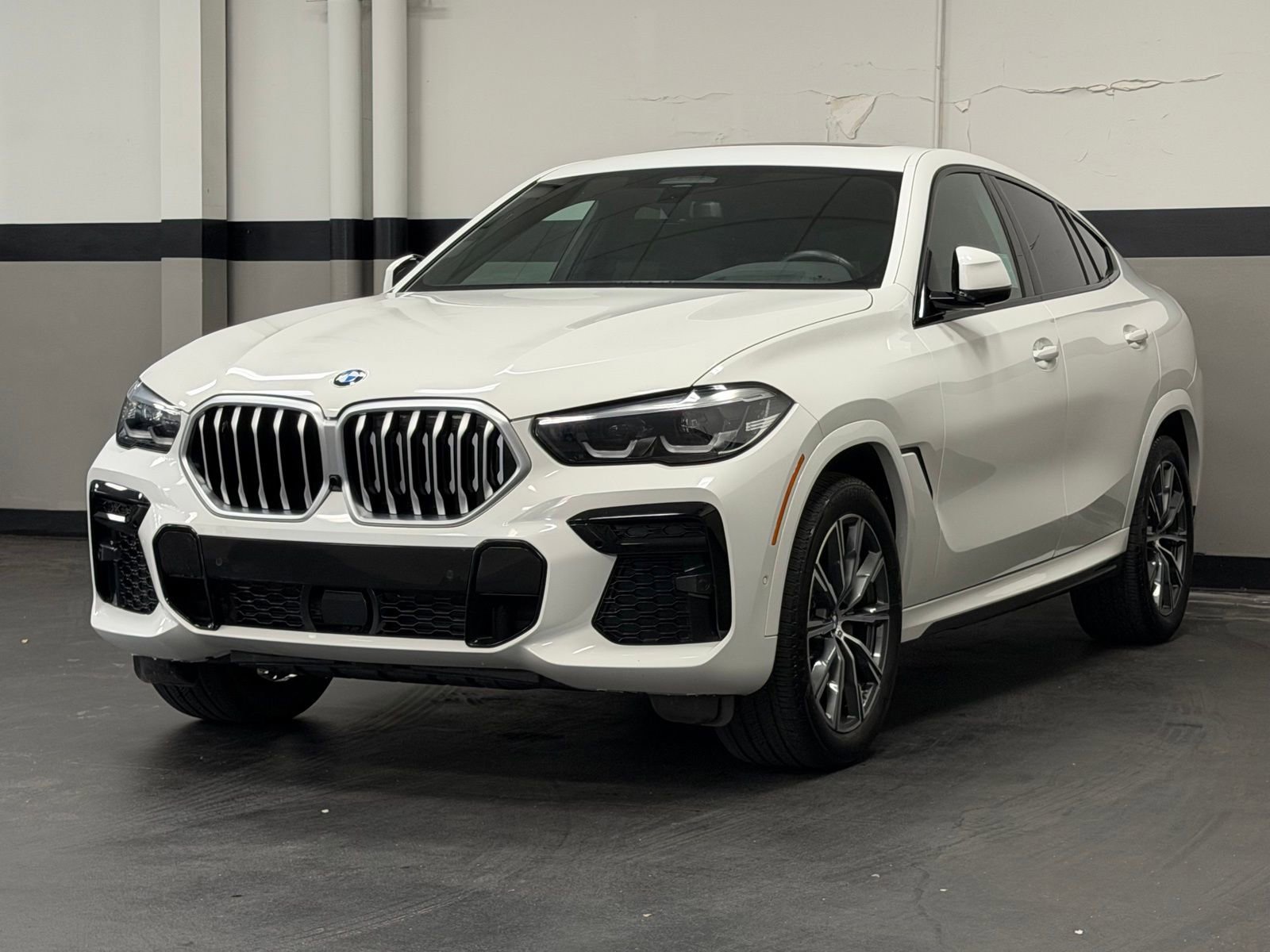 Used 2023 BMW X6 xDrive40i w/ M Sport Package AWD/4WD image 7