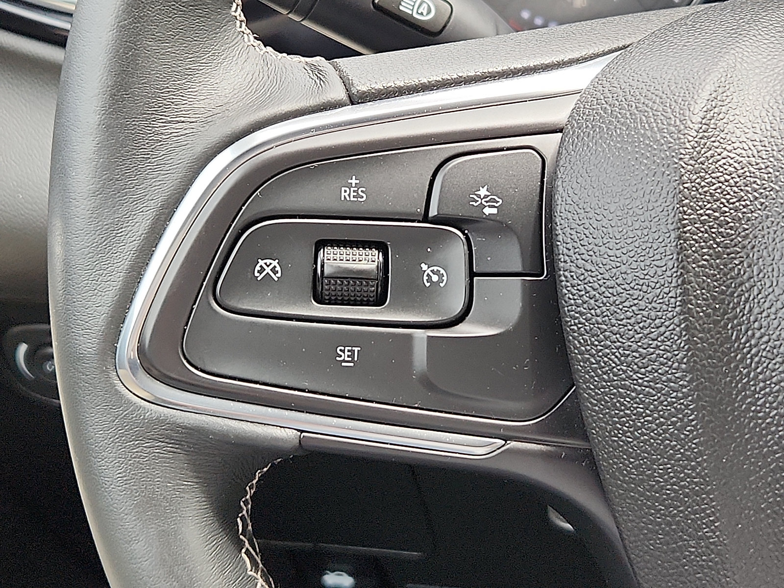 Used 2023 Buick Encore GX Preferred w/ Cold Weather Comfort Package AWD/4WD image 20