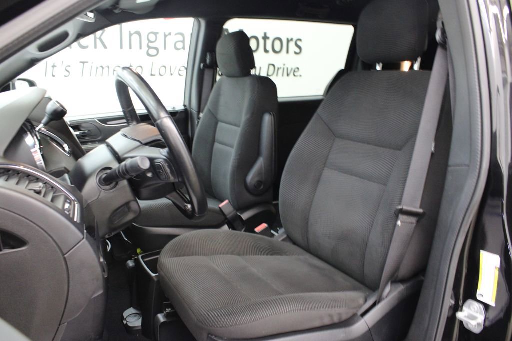 Used 2020 Dodge Grand Caravan SE FWD image 13