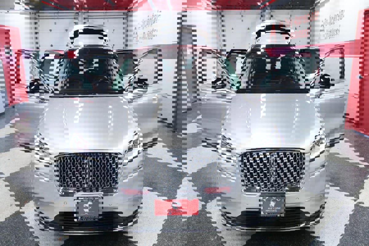 Used 2020 Lincoln Corsair Reserve w/ Equipment Group 201A image 29